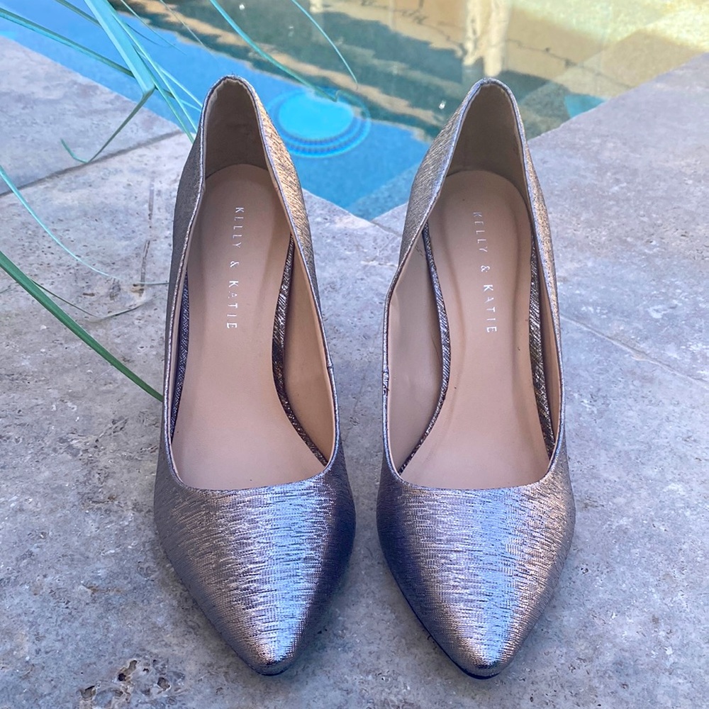 Kelly & Katie classic shimmer pump
